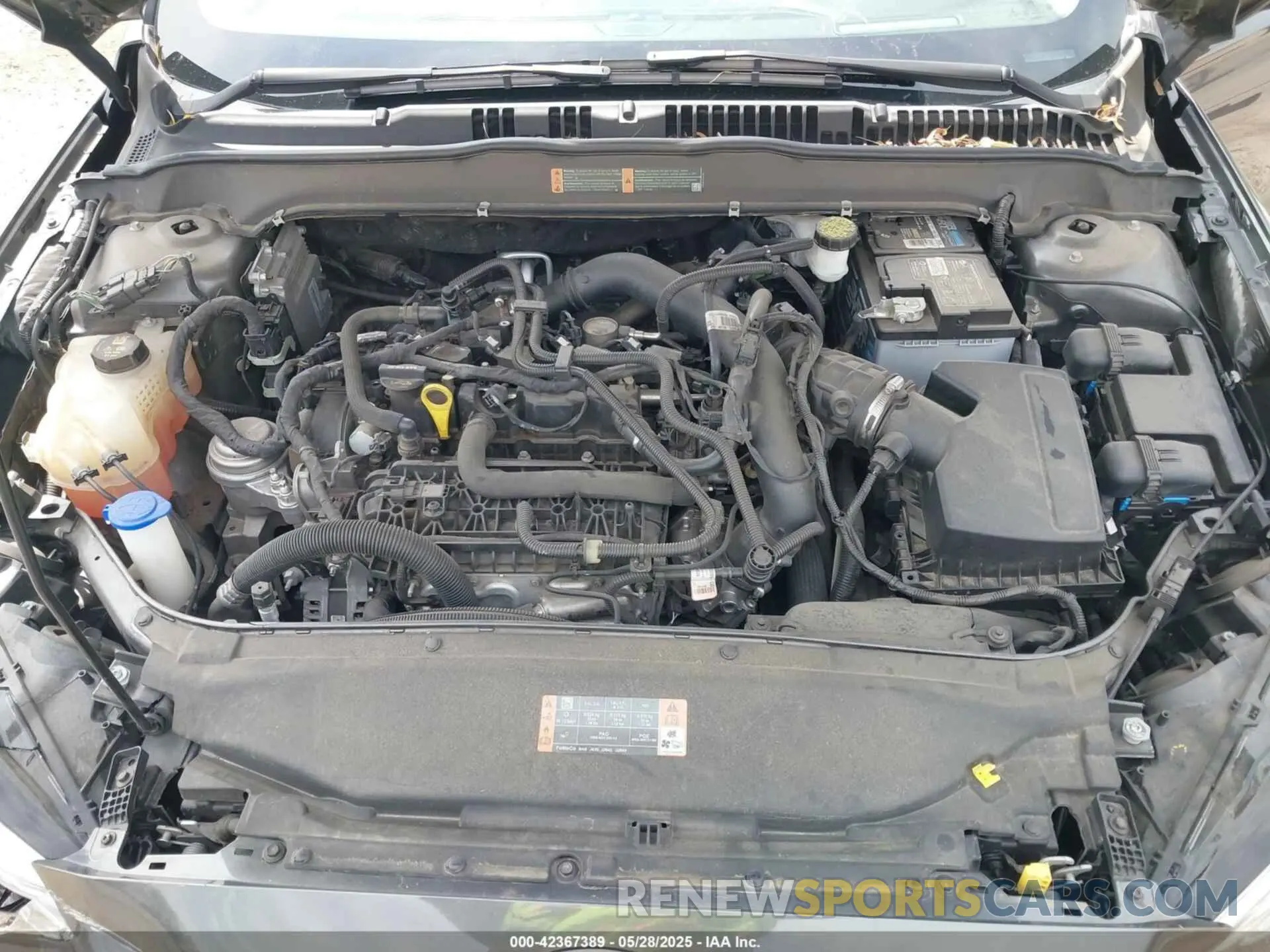 10 Photograph of a damaged car 3FA6P0HD1KR177114 FORD FUSION 2019