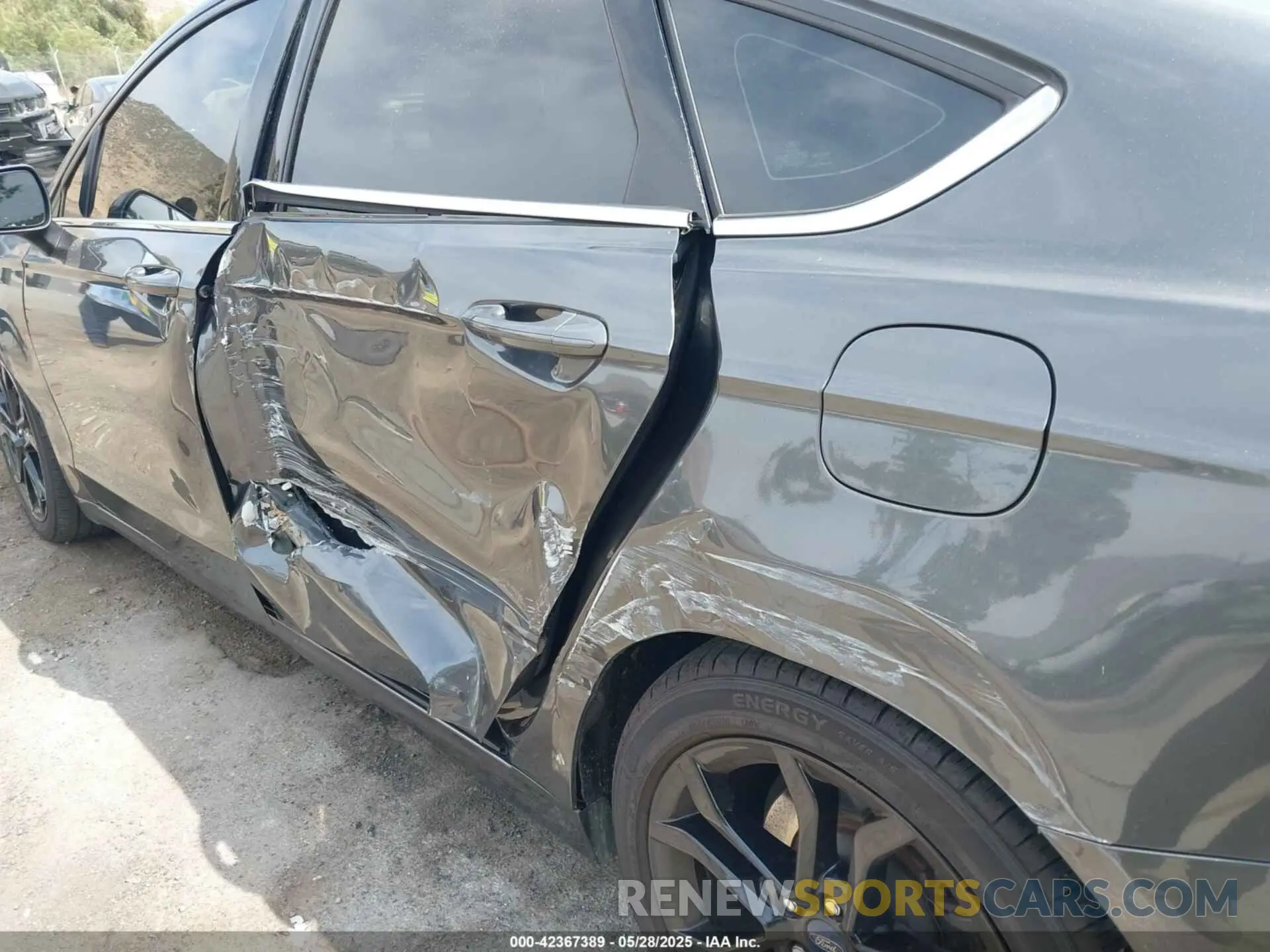 6 Photograph of a damaged car 3FA6P0HD1KR177114 FORD FUSION 2019