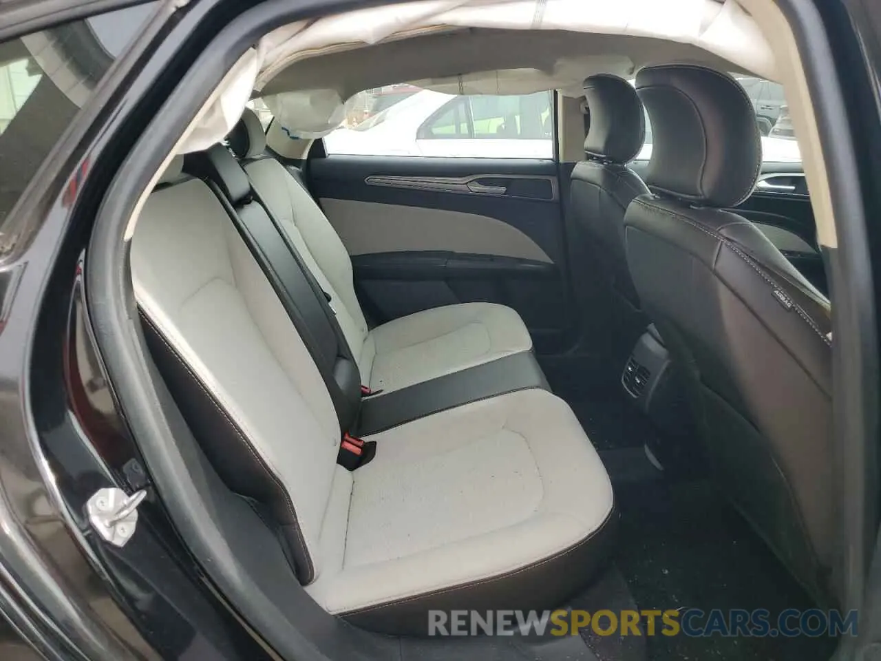 10 Photograph of a damaged car 3FA6P0HD1KR196066 FORD FUSION 2019