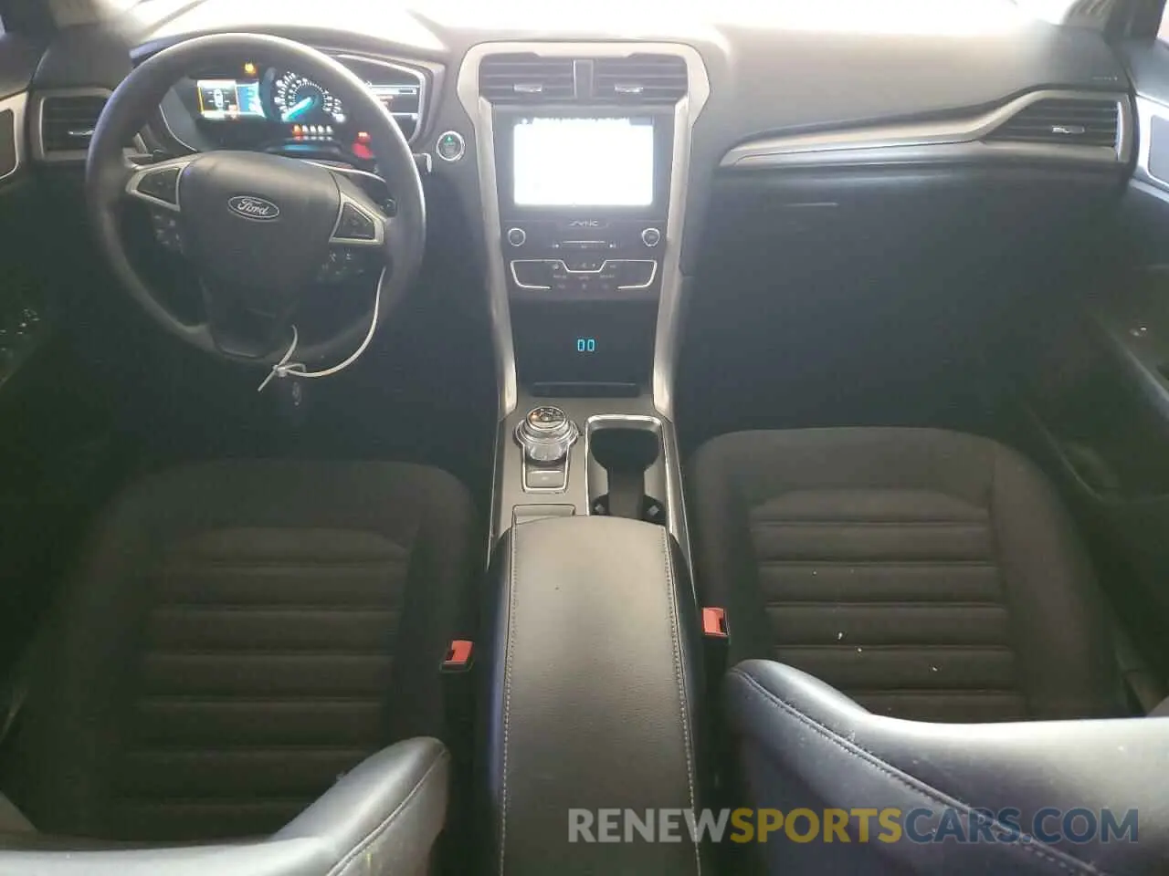 8 Photograph of a damaged car 3FA6P0HD1KR232810 FORD FUSION 2019