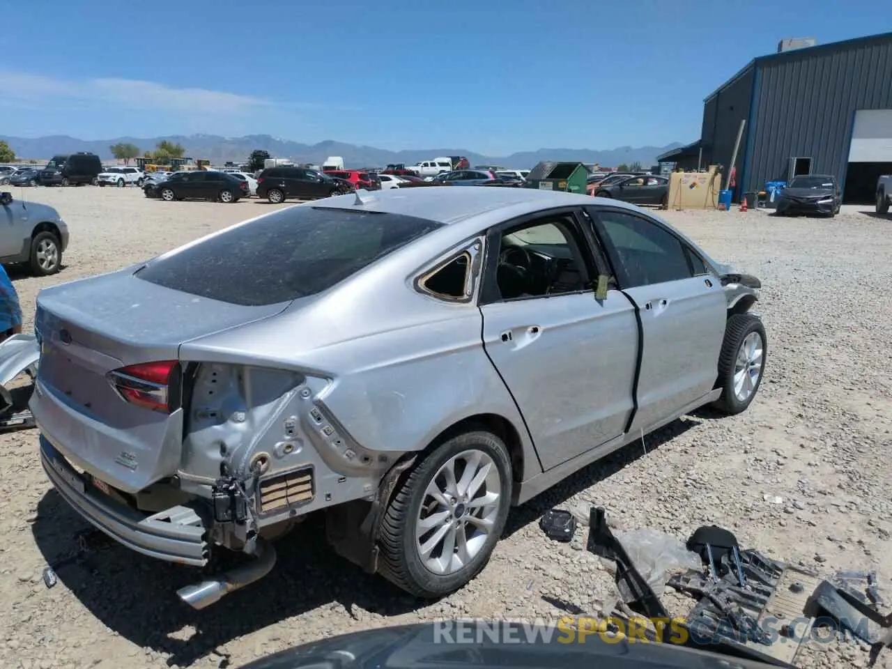 4 Photograph of a damaged car 3FA6P0HD1KR239448 FORD FUSION 2019