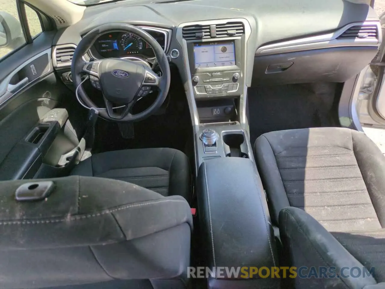 9 Photograph of a damaged car 3FA6P0HD1KR239448 FORD FUSION 2019
