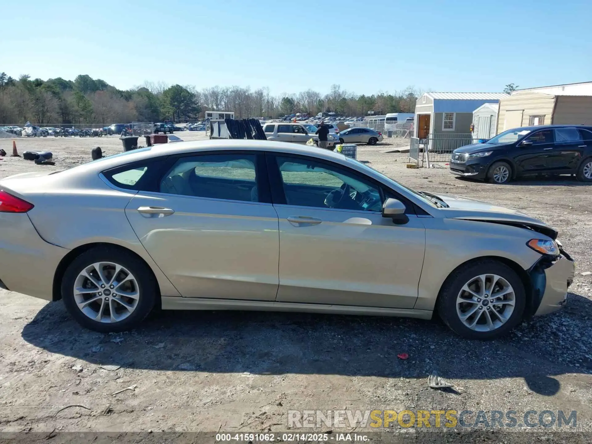 13 Photograph of a damaged car 3FA6P0HD1KR267041 FORD FUSION 2019