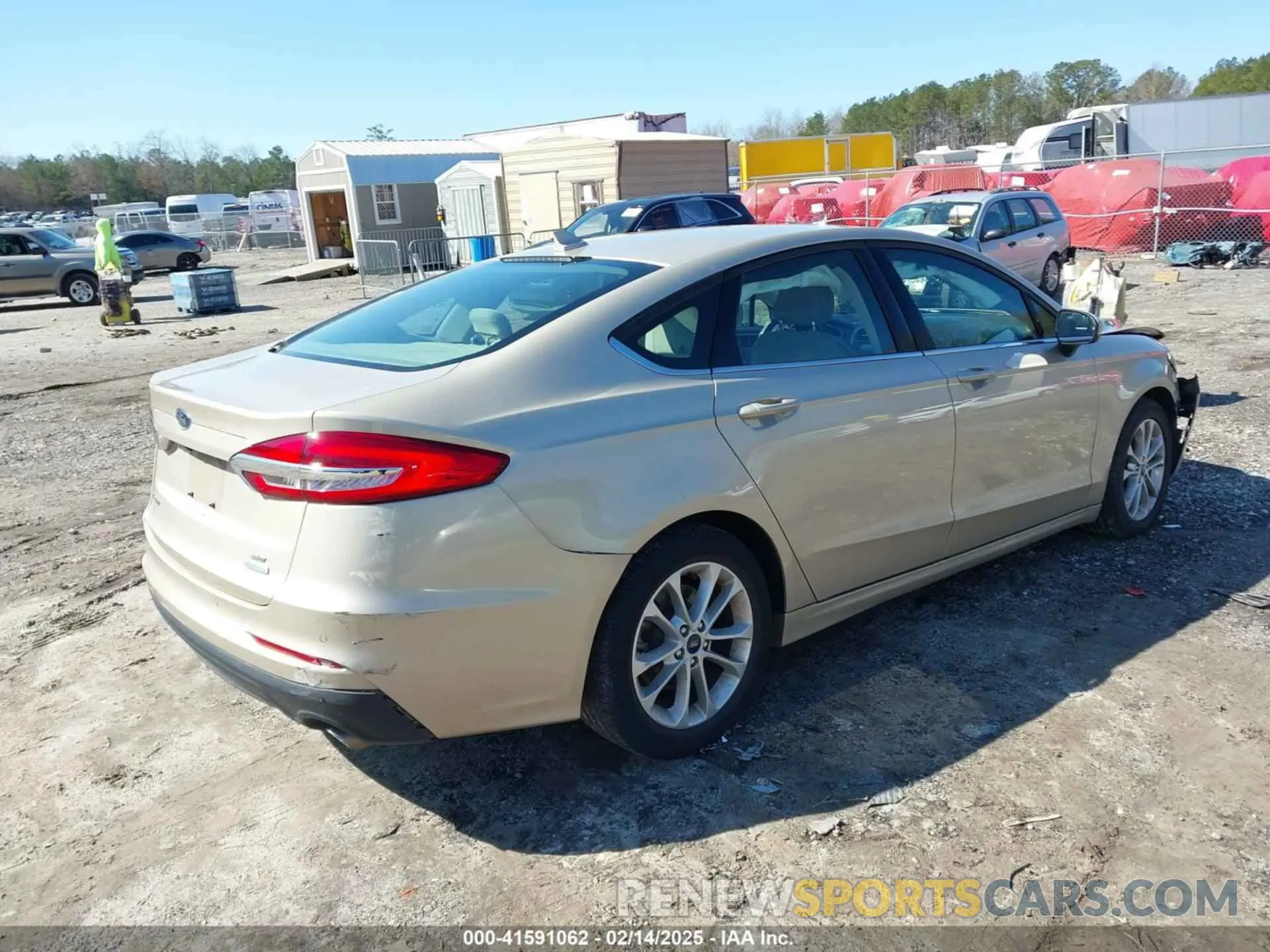 4 Photograph of a damaged car 3FA6P0HD1KR267041 FORD FUSION 2019