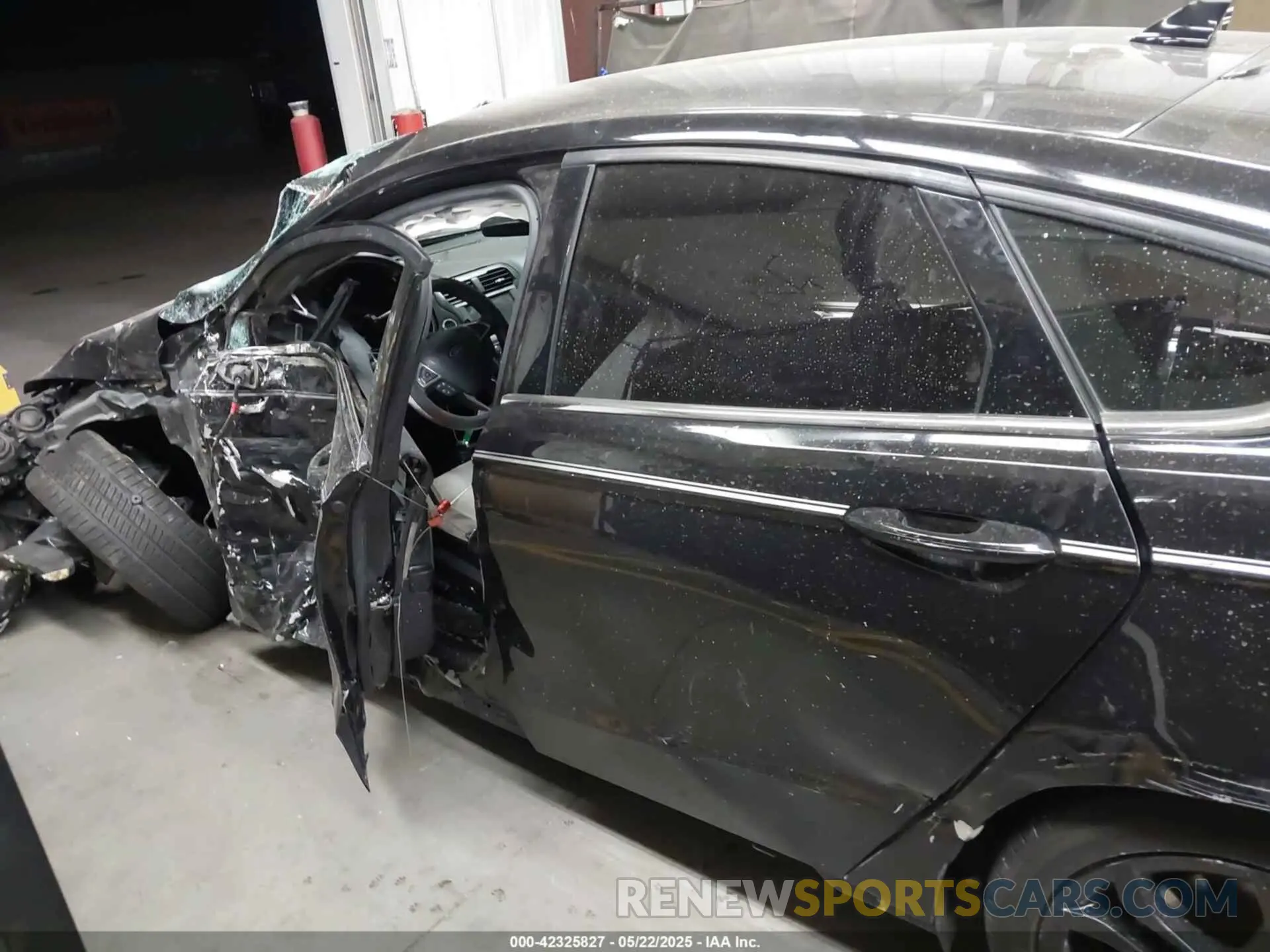14 Photograph of a damaged car 3FA6P0HD2KR133879 FORD FUSION 2019