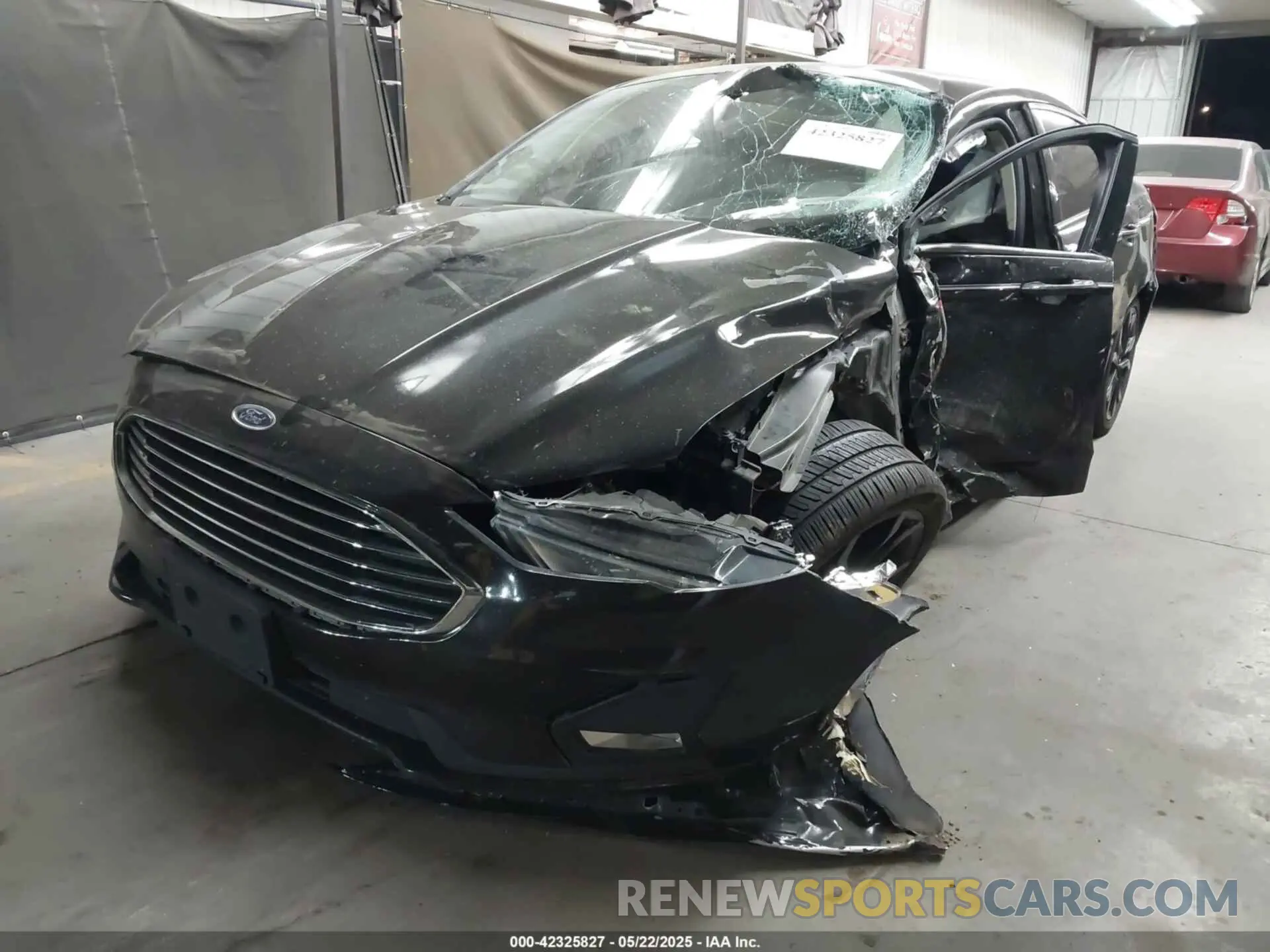 2 Photograph of a damaged car 3FA6P0HD2KR133879 FORD FUSION 2019