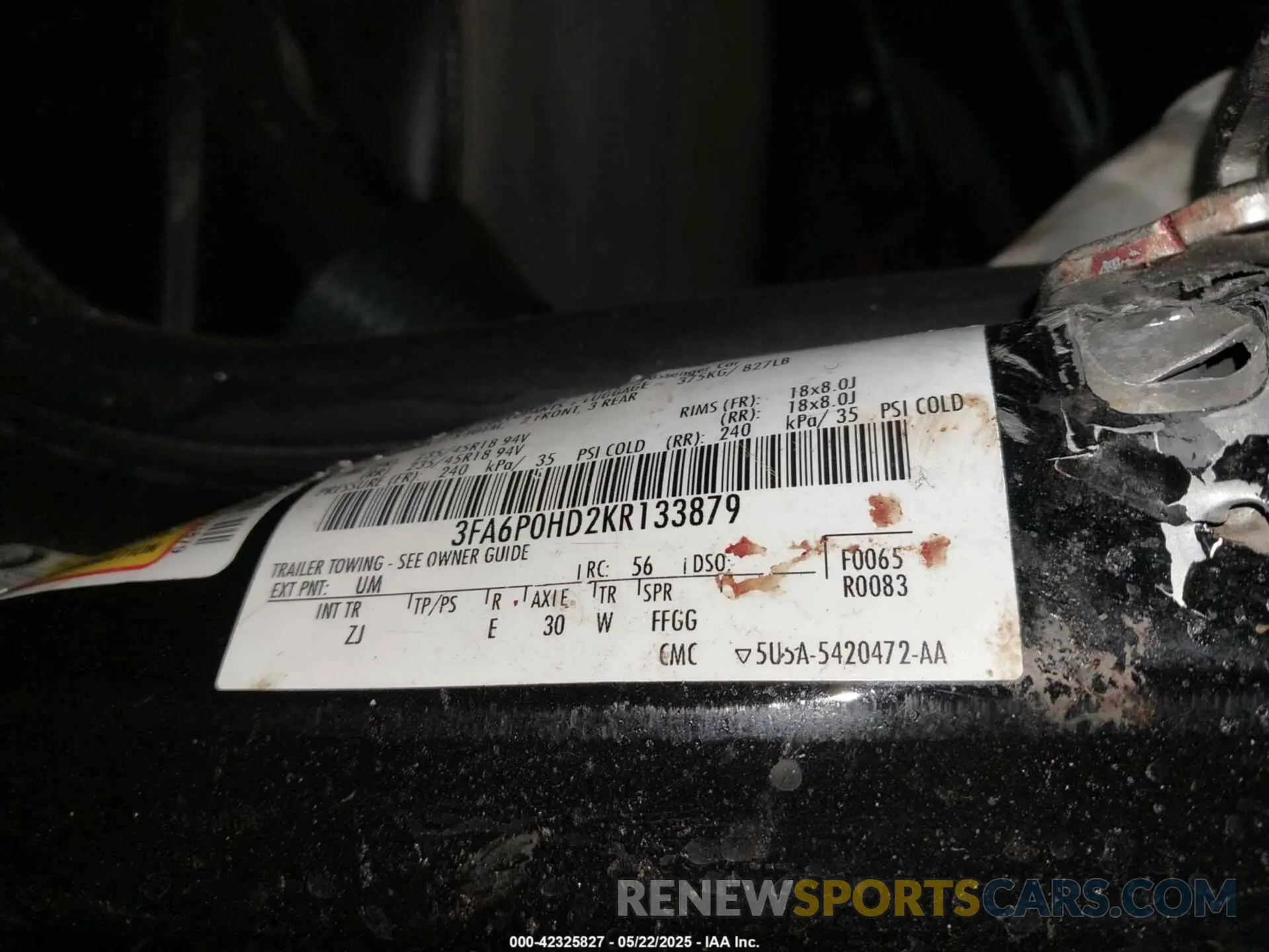 9 Photograph of a damaged car 3FA6P0HD2KR133879 FORD FUSION 2019