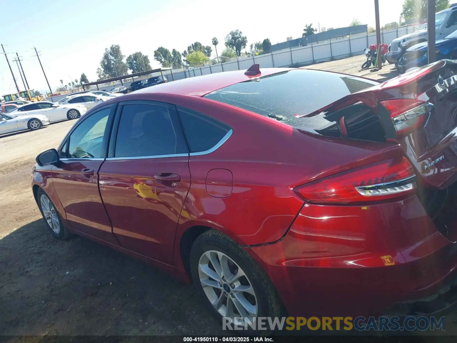 15 Photograph of a damaged car 3FA6P0HD2KR135468 FORD FUSION 2019