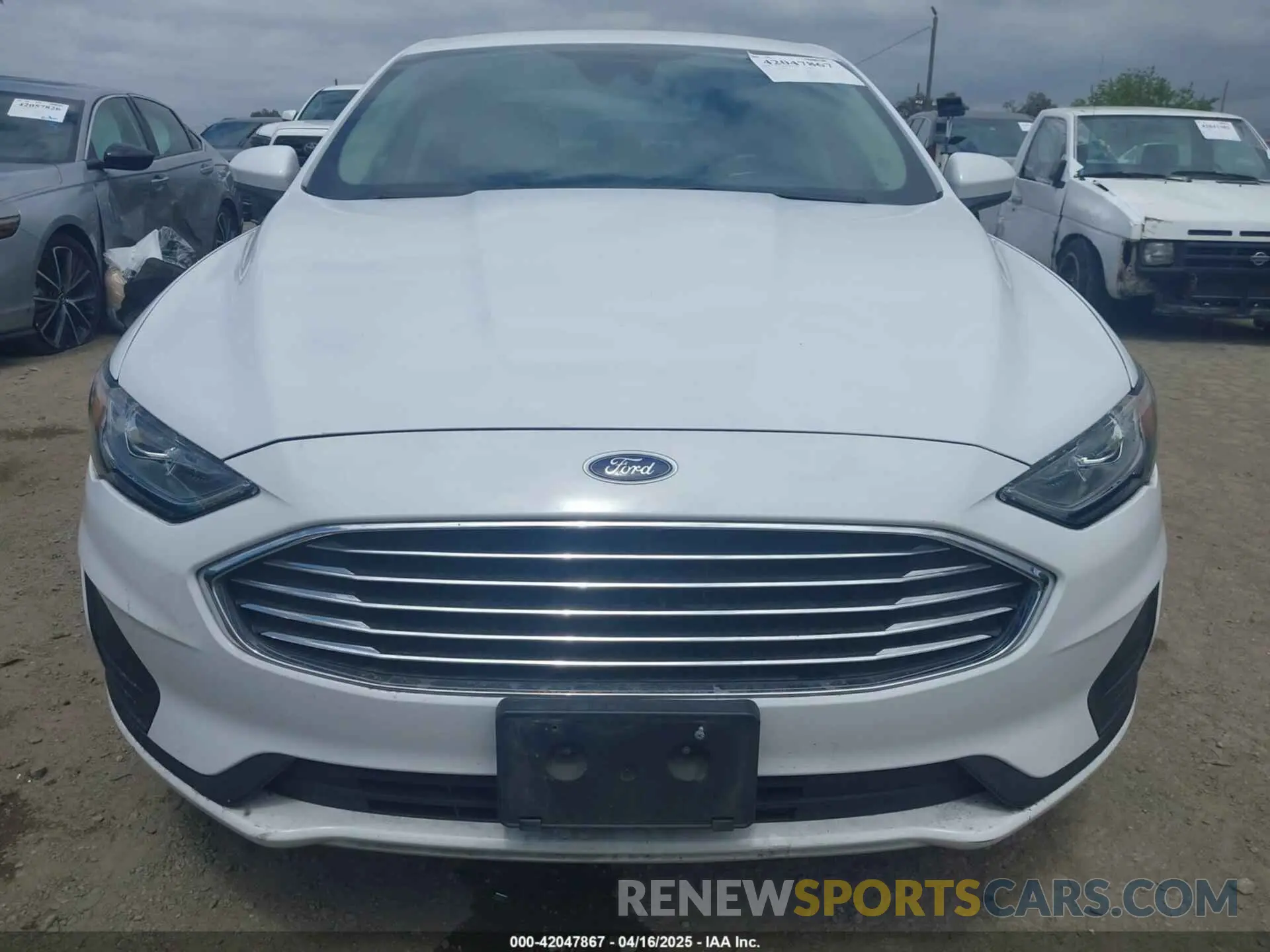12 Photograph of a damaged car 3FA6P0HD2KR148480 FORD FUSION 2019