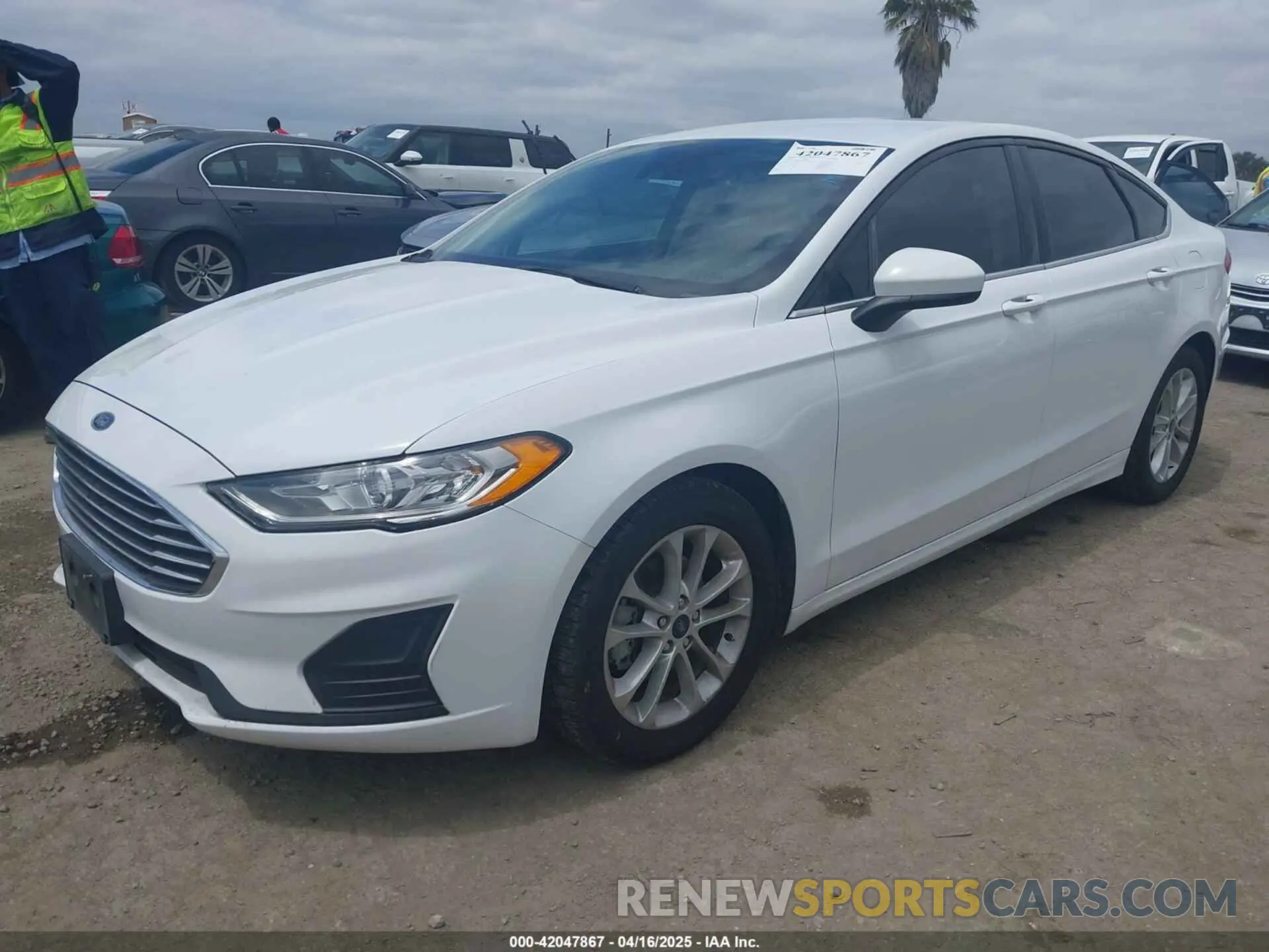 2 Photograph of a damaged car 3FA6P0HD2KR148480 FORD FUSION 2019
