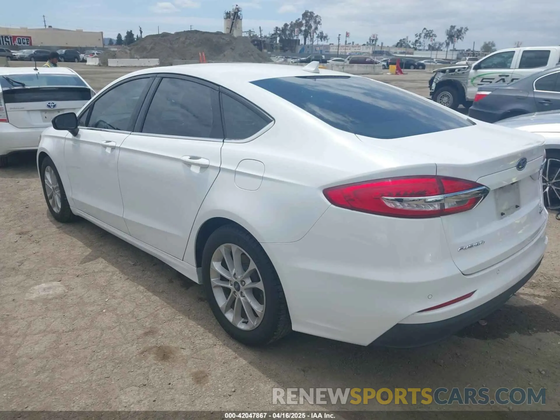 3 Photograph of a damaged car 3FA6P0HD2KR148480 FORD FUSION 2019