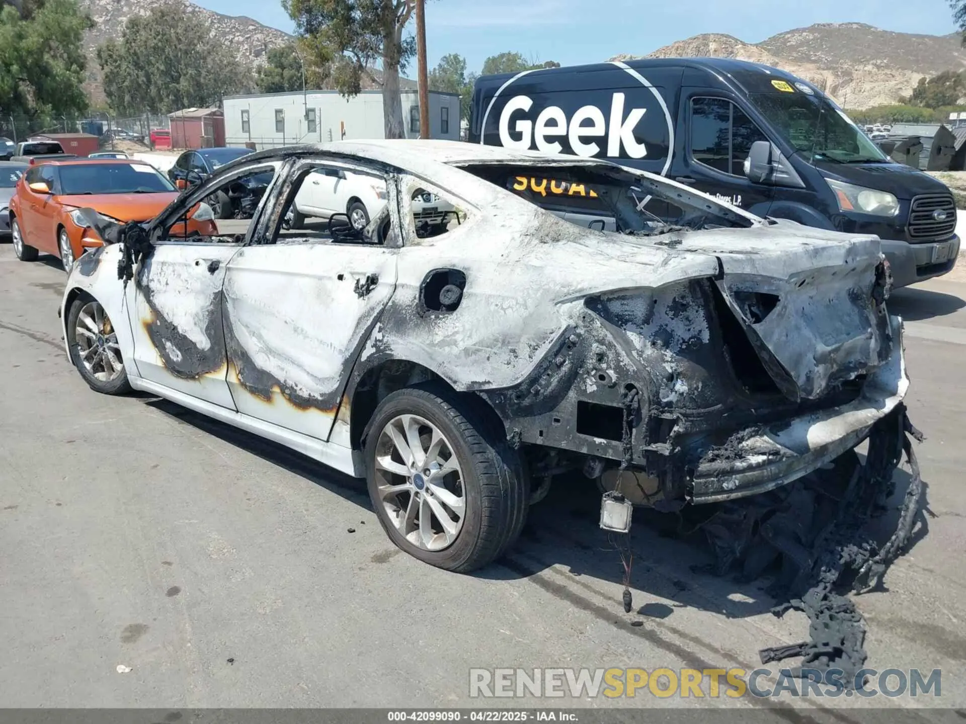 3 Photograph of a damaged car 3FA6P0HD2KR151184 FORD FUSION 2019