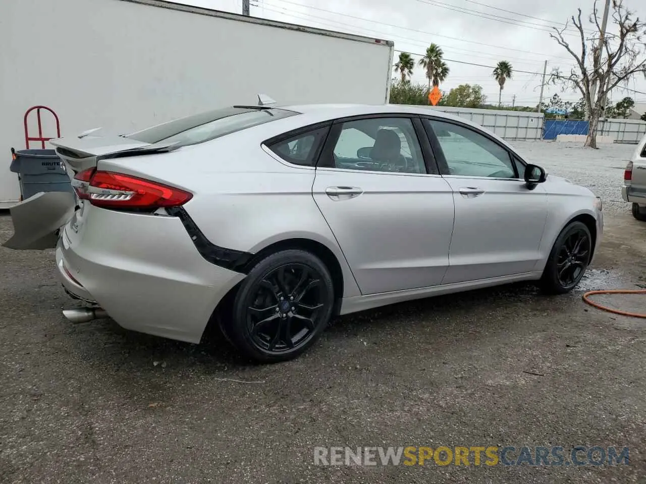 3 Photograph of a damaged car 3FA6P0HD2KR162122 FORD FUSION 2019