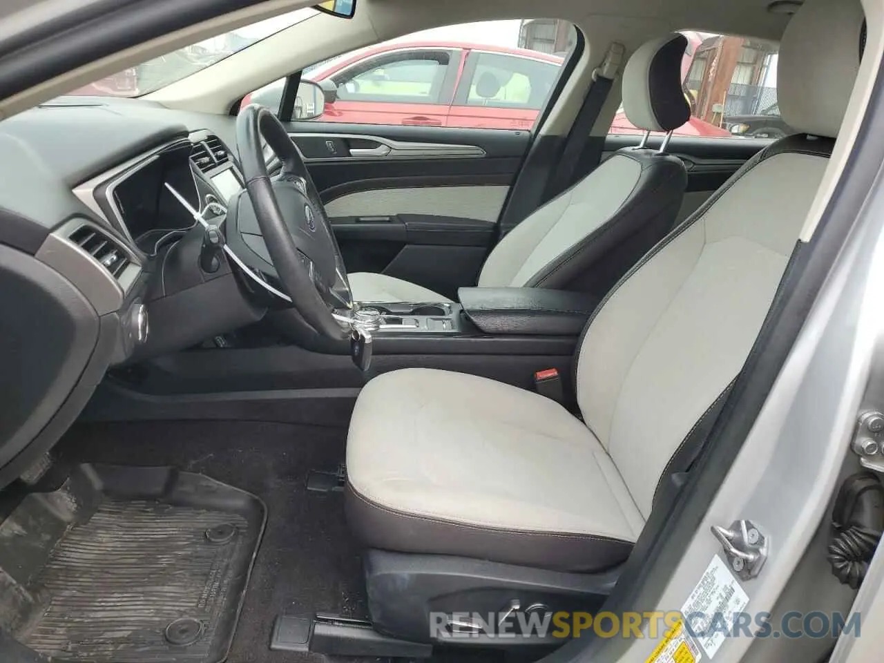 7 Photograph of a damaged car 3FA6P0HD2KR162122 FORD FUSION 2019