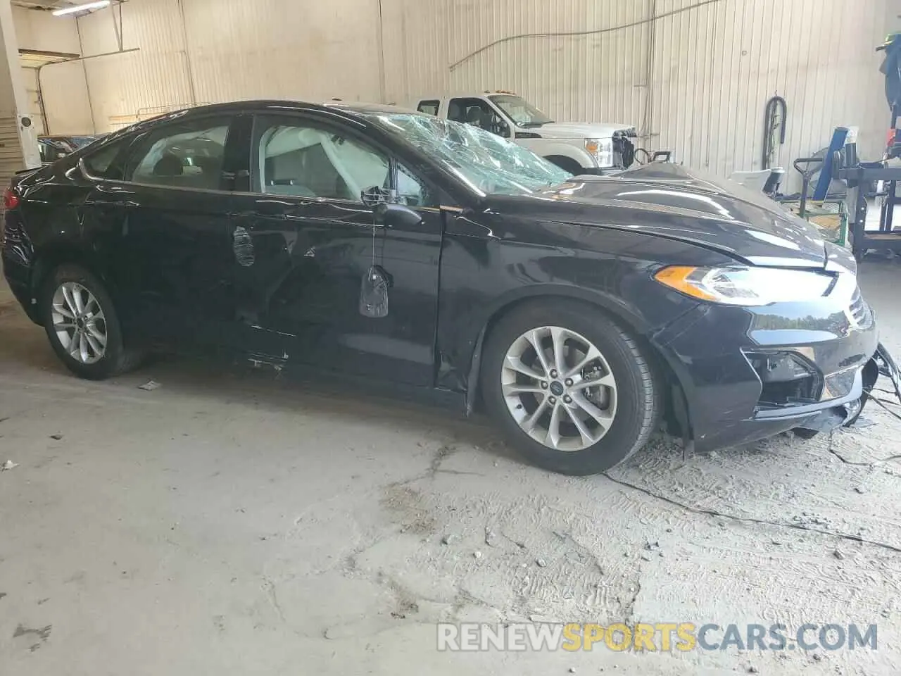 4 Photograph of a damaged car 3FA6P0HD2KR173606 FORD FUSION 2019