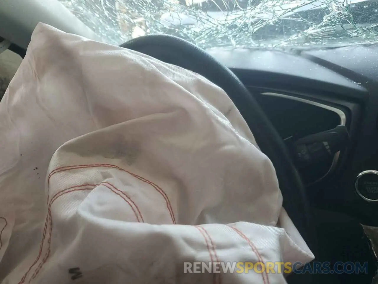 9 Photograph of a damaged car 3FA6P0HD2KR173606 FORD FUSION 2019