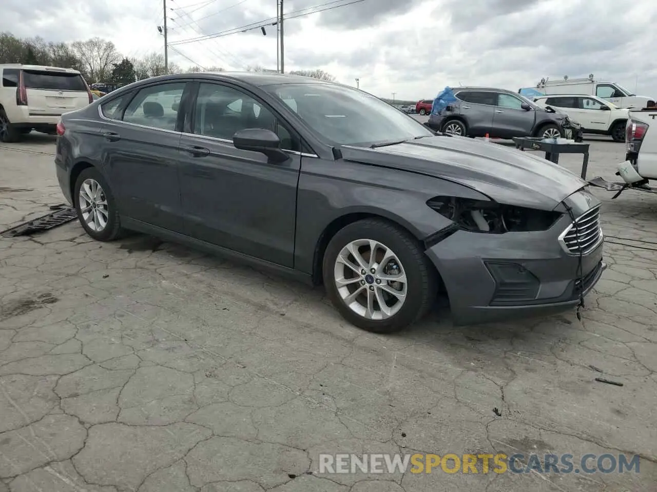 4 Photograph of a damaged car 3FA6P0HD2KR203476 FORD FUSION 2019