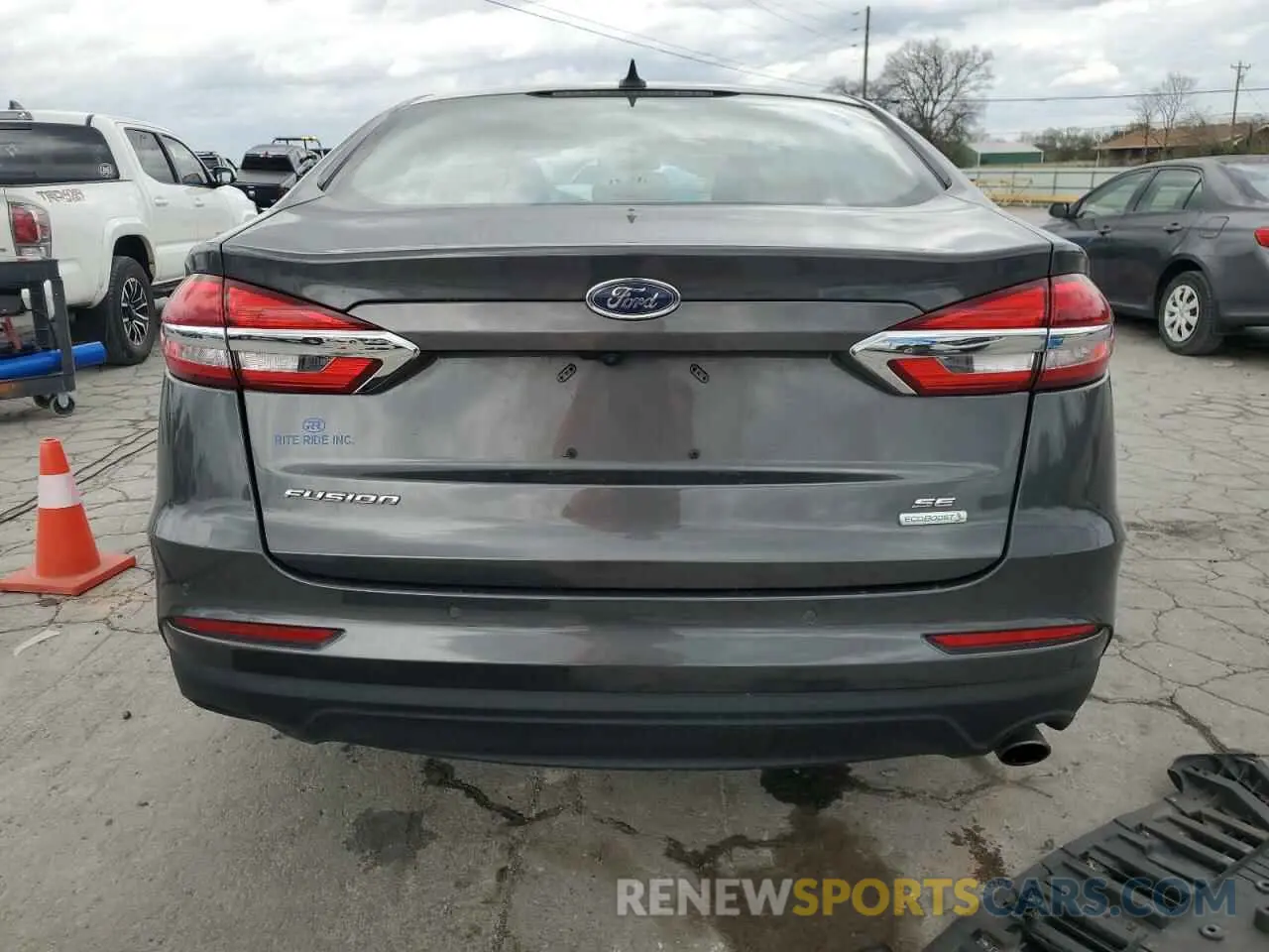 6 Photograph of a damaged car 3FA6P0HD2KR203476 FORD FUSION 2019