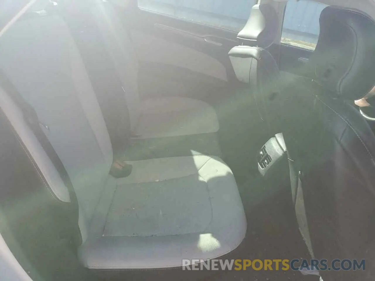 10 Photograph of a damaged car 3FA6P0HD2KR215417 FORD FUSION 2019