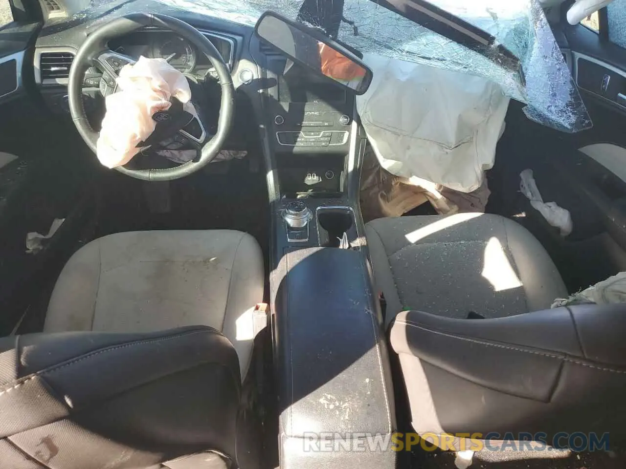 8 Photograph of a damaged car 3FA6P0HD2KR215417 FORD FUSION 2019