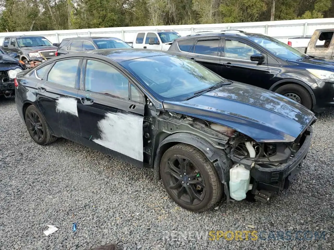 4 Photograph of a damaged car 3FA6P0HD2KR229530 FORD FUSION 2019