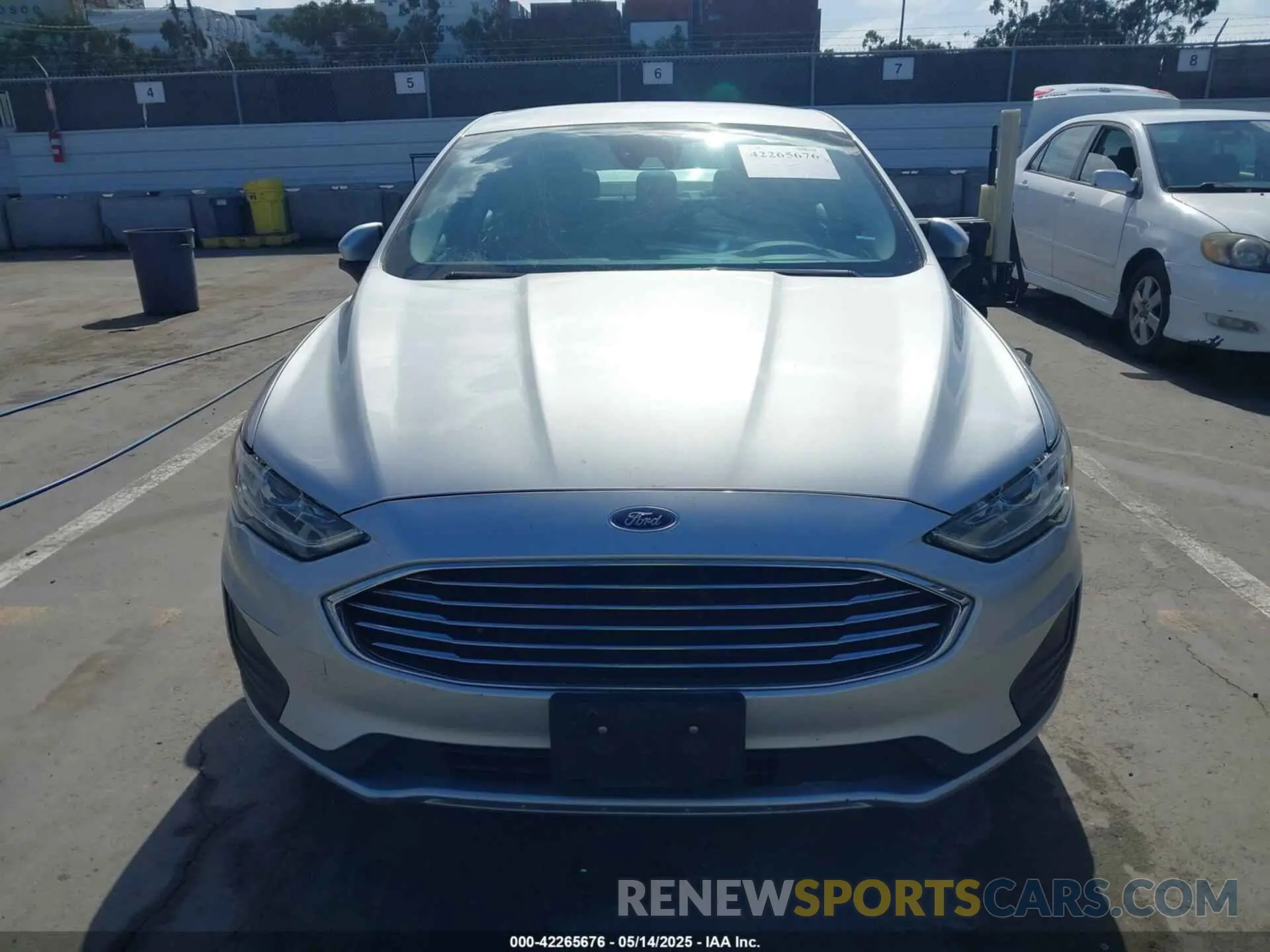 12 Photograph of a damaged car 3FA6P0HD2KR252581 FORD FUSION 2019