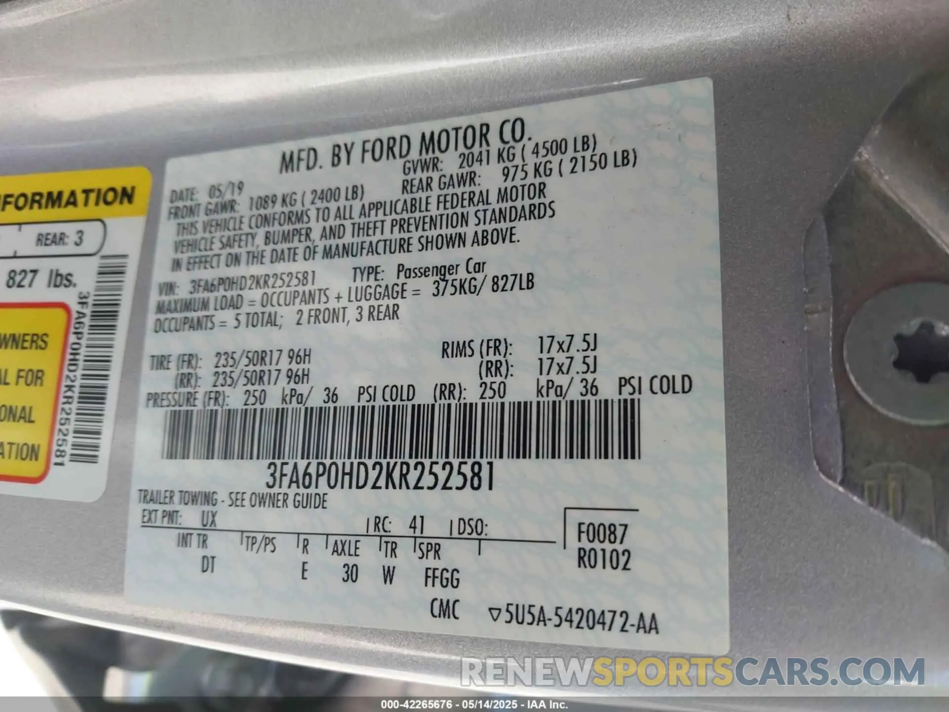 9 Photograph of a damaged car 3FA6P0HD2KR252581 FORD FUSION 2019