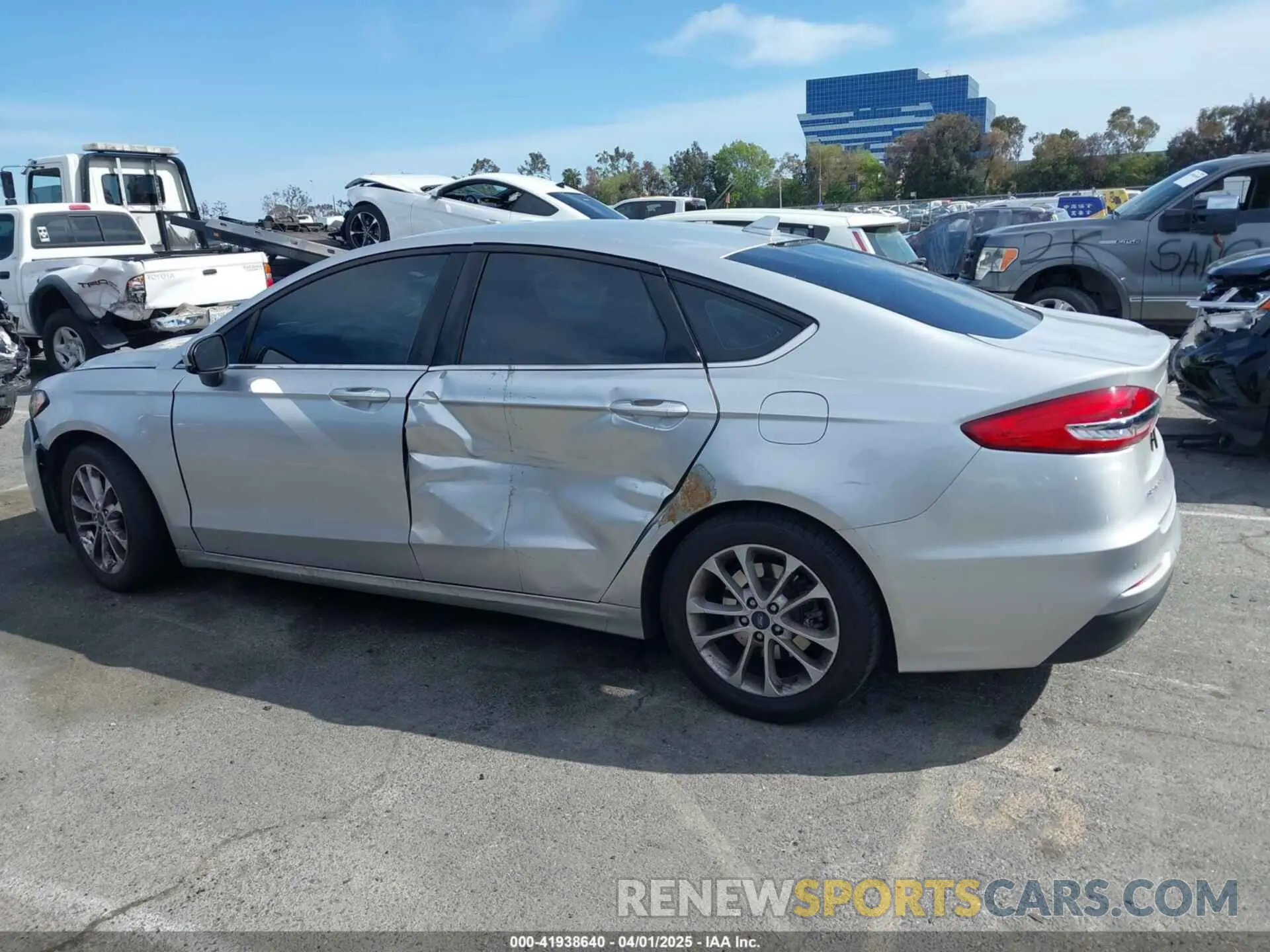 13 Photograph of a damaged car 3FA6P0HD2KR275293 FORD FUSION 2019