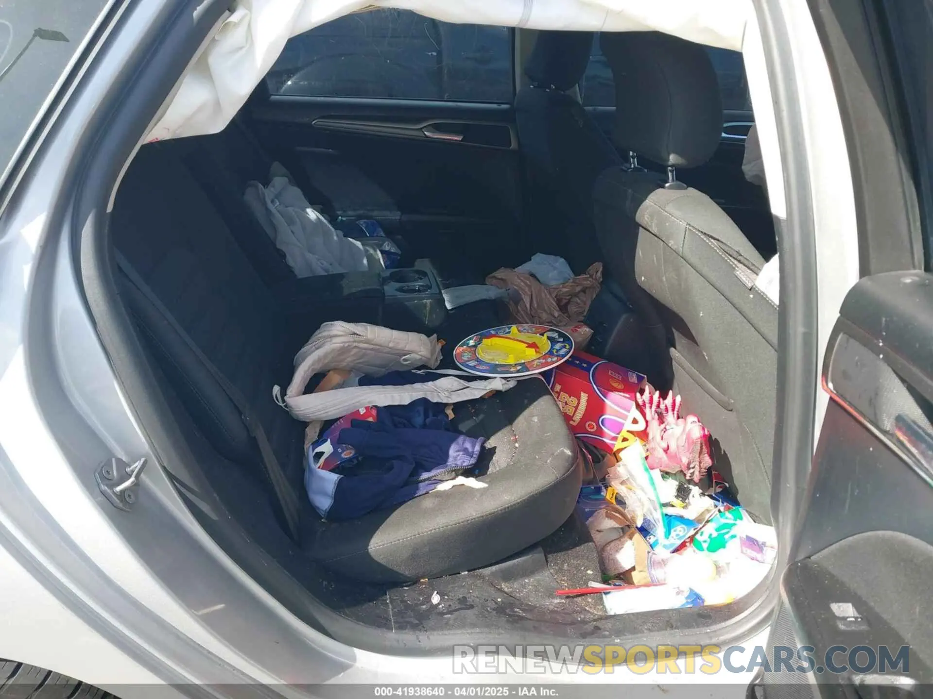 8 Photograph of a damaged car 3FA6P0HD2KR275293 FORD FUSION 2019