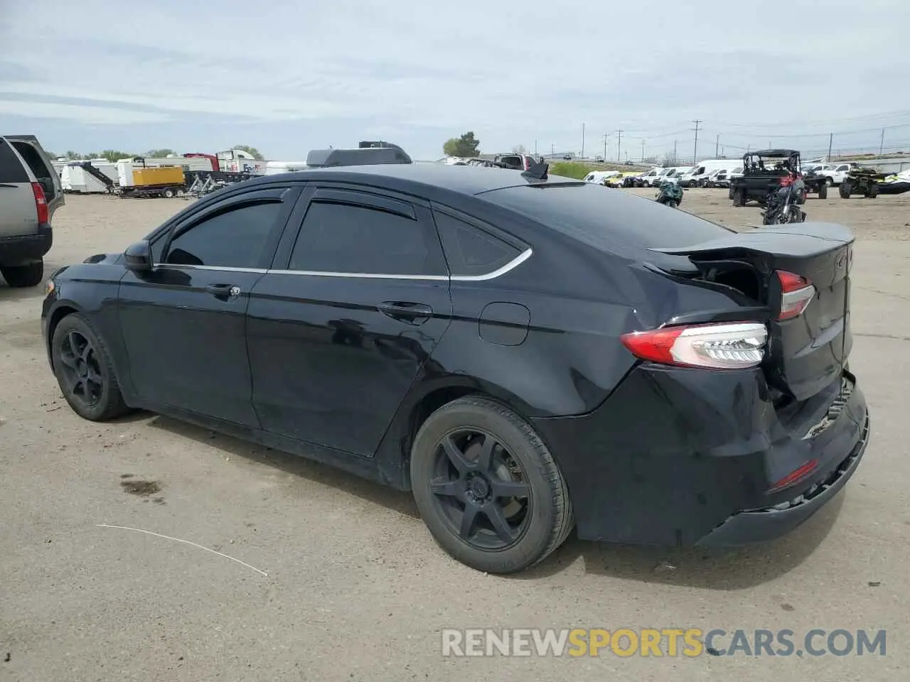 2 Photograph of a damaged car 3FA6P0HD2KR284785 FORD FUSION 2019