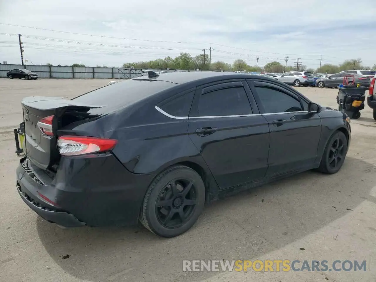 3 Photograph of a damaged car 3FA6P0HD2KR284785 FORD FUSION 2019