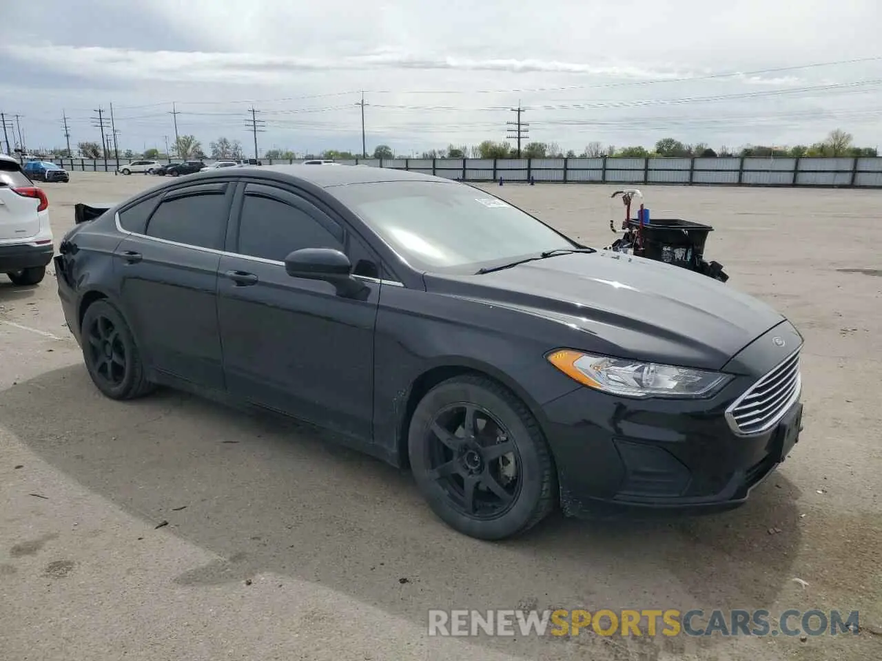 4 Photograph of a damaged car 3FA6P0HD2KR284785 FORD FUSION 2019