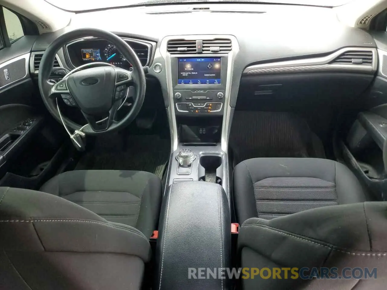 8 Photograph of a damaged car 3FA6P0HD2KR284785 FORD FUSION 2019