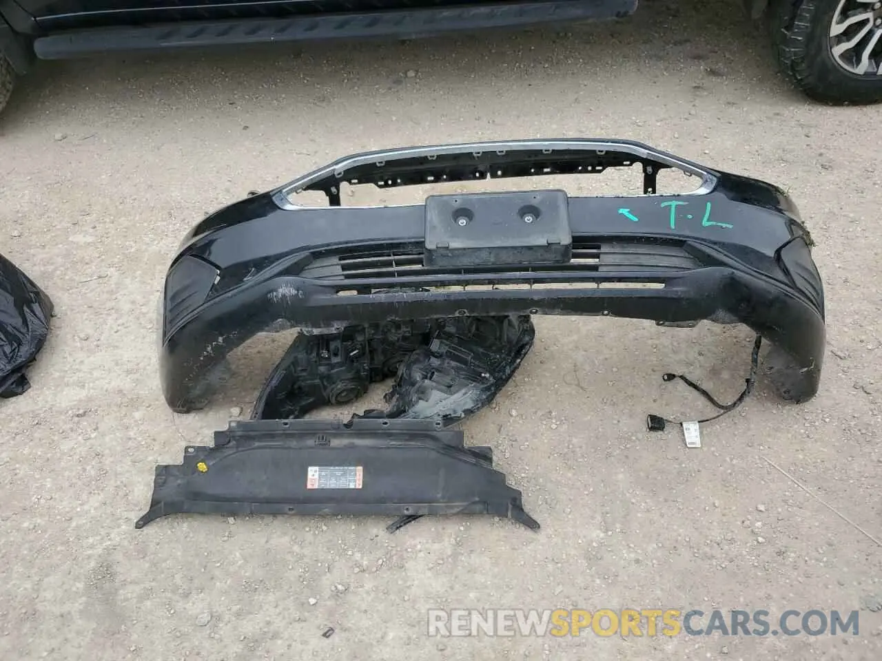 12 Photograph of a damaged car 3FA6P0HD3KR151999 FORD FUSION 2019