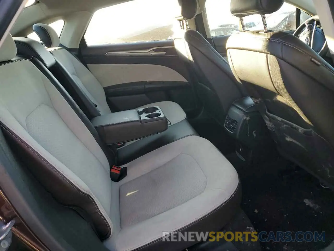 11 Photograph of a damaged car 3FA6P0HD3KR159097 FORD FUSION 2019