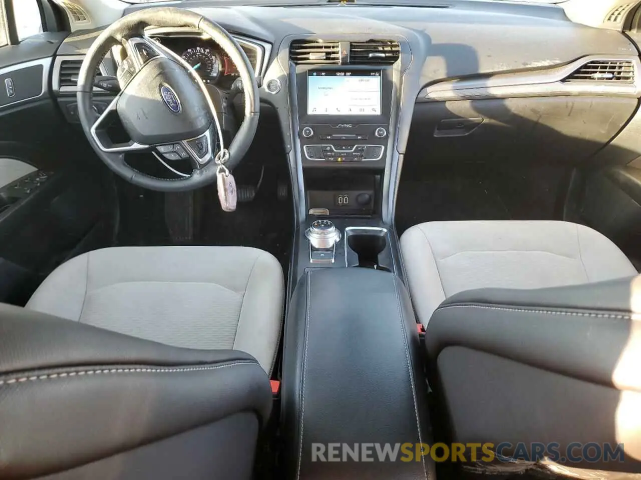 8 Photograph of a damaged car 3FA6P0HD3KR159097 FORD FUSION 2019