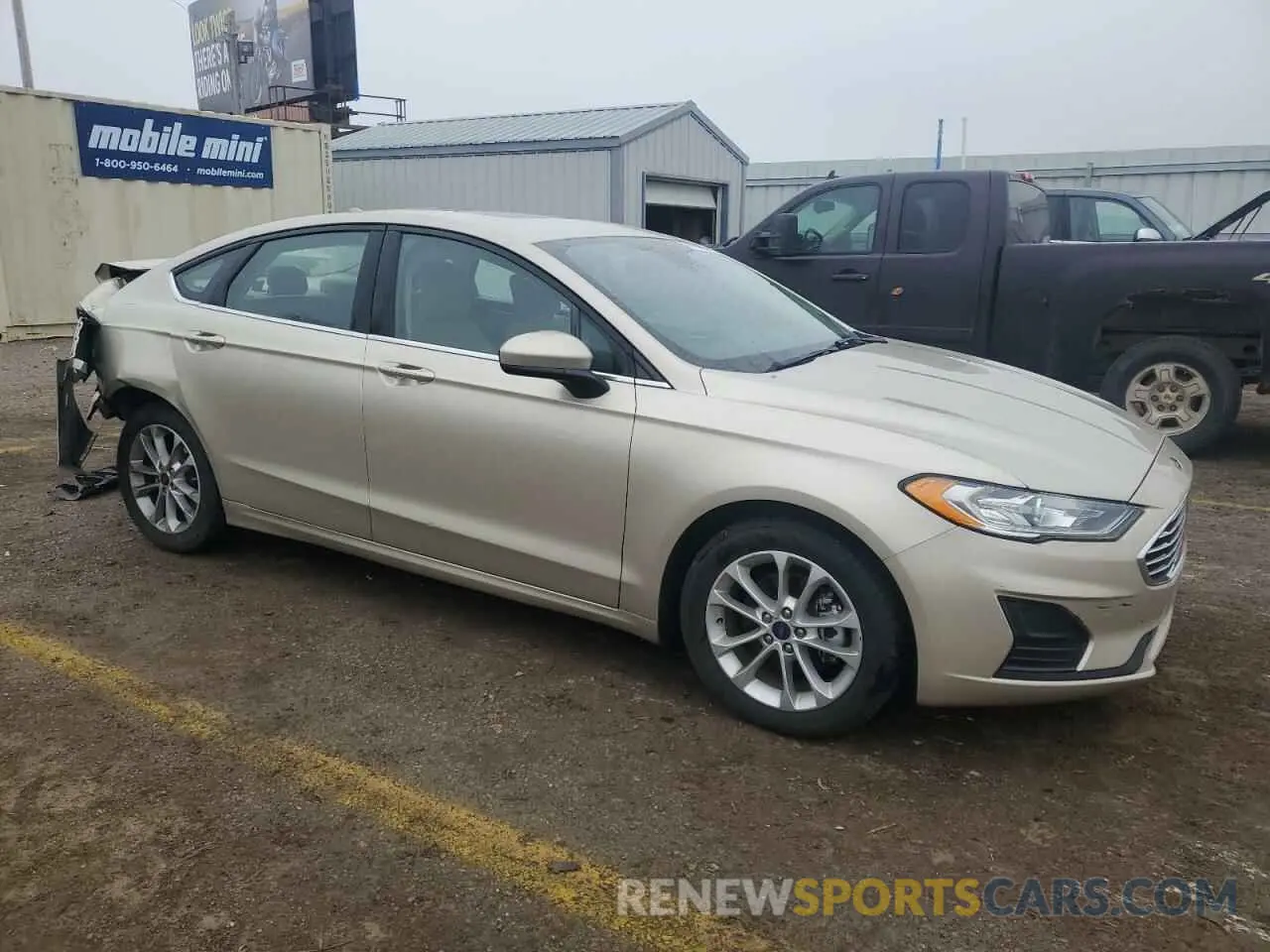 4 Photograph of a damaged car 3FA6P0HD3KR172335 FORD FUSION 2019