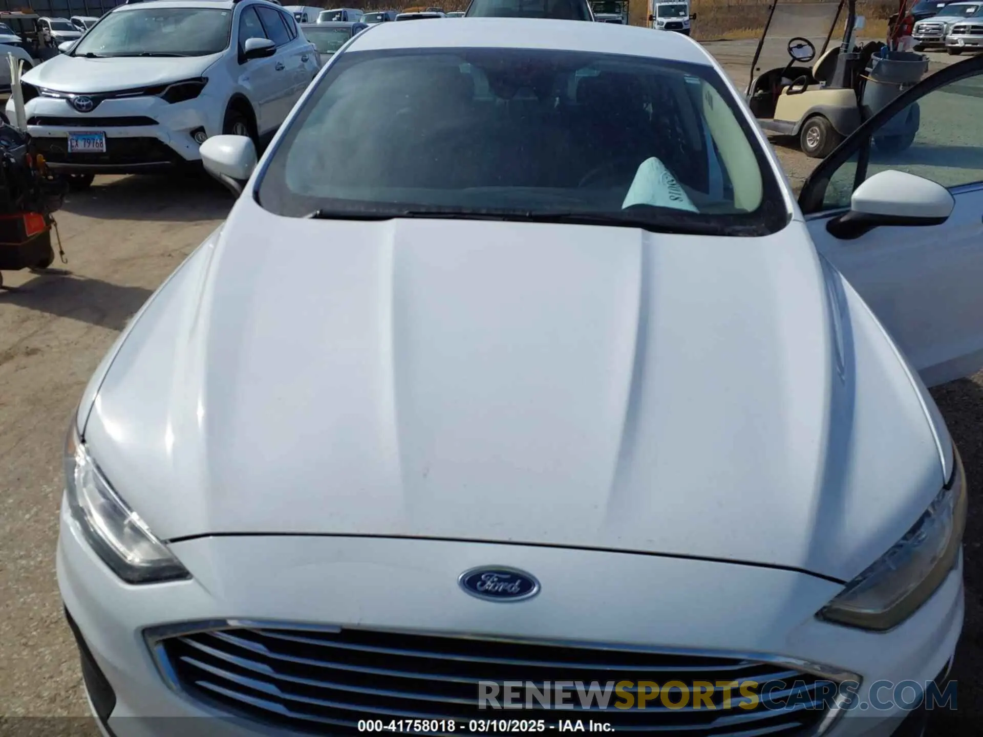 10 Photograph of a damaged car 3FA6P0HD3KR215491 FORD FUSION 2019