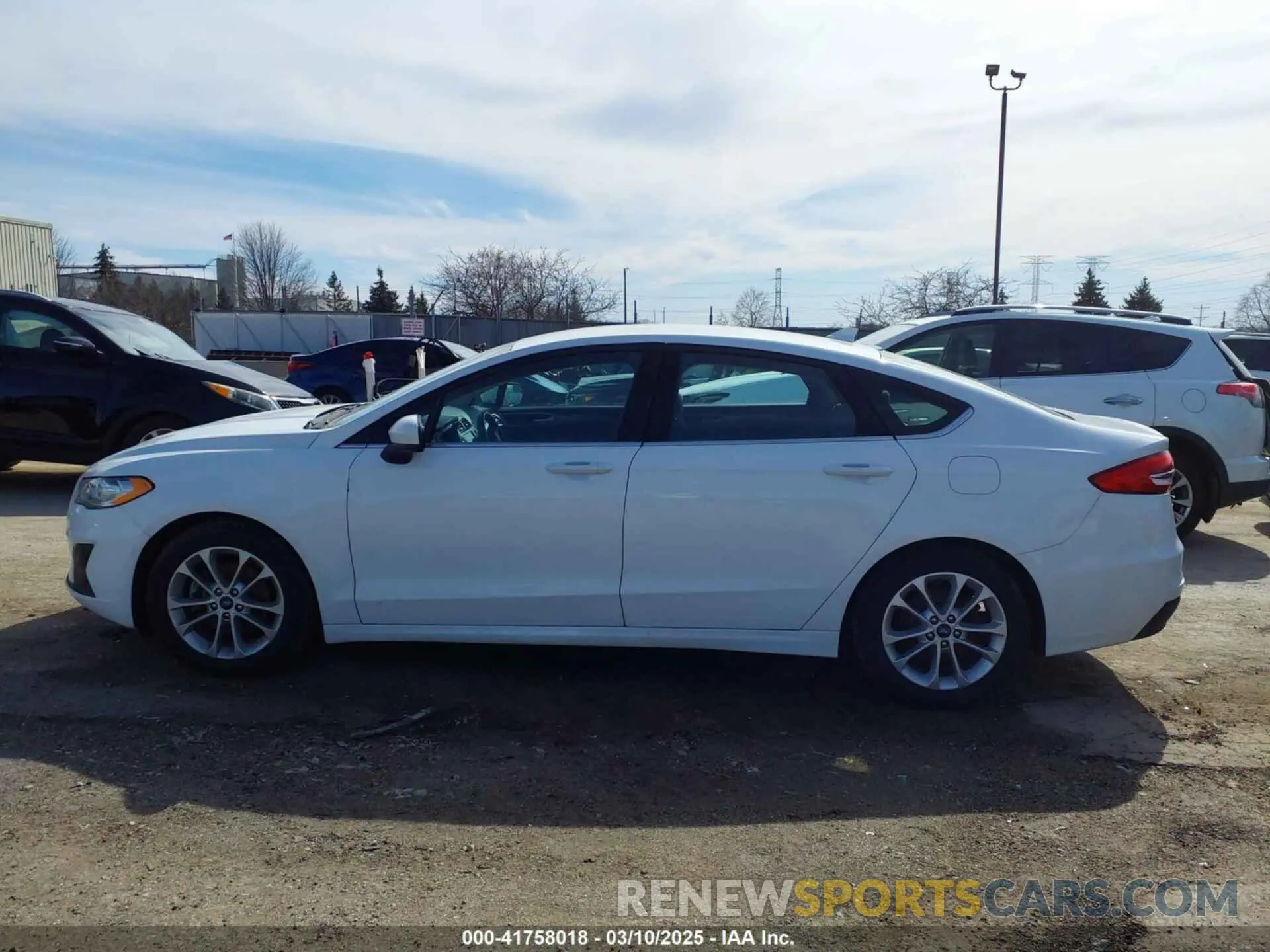 14 Photograph of a damaged car 3FA6P0HD3KR215491 FORD FUSION 2019