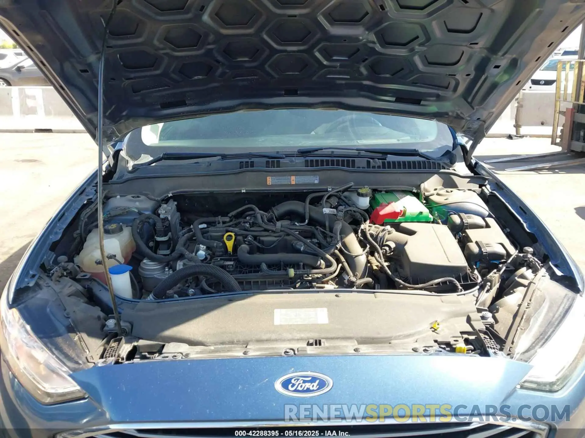 10 Photograph of a damaged car 3FA6P0HD3KR232744 FORD FUSION 2019