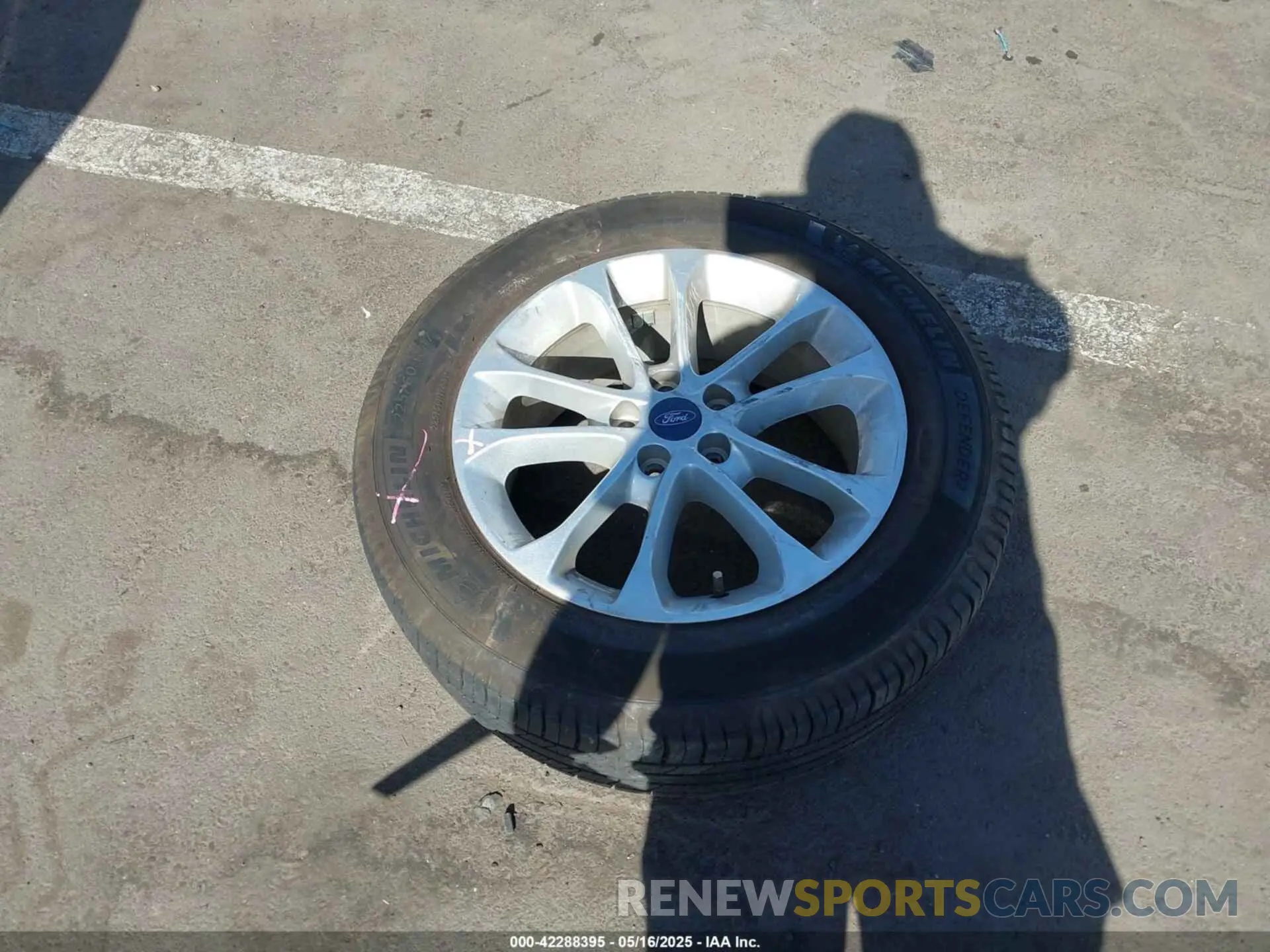 12 Photograph of a damaged car 3FA6P0HD3KR232744 FORD FUSION 2019