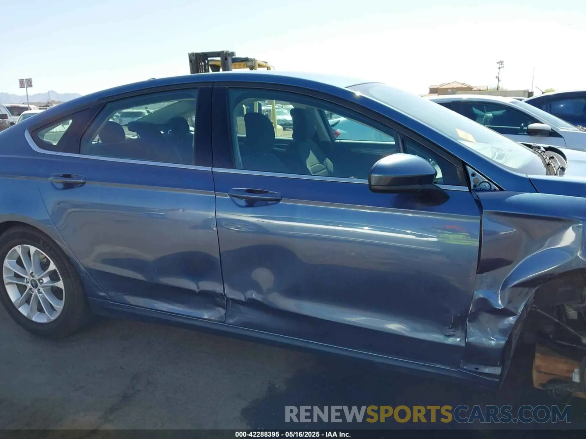 14 Photograph of a damaged car 3FA6P0HD3KR232744 FORD FUSION 2019