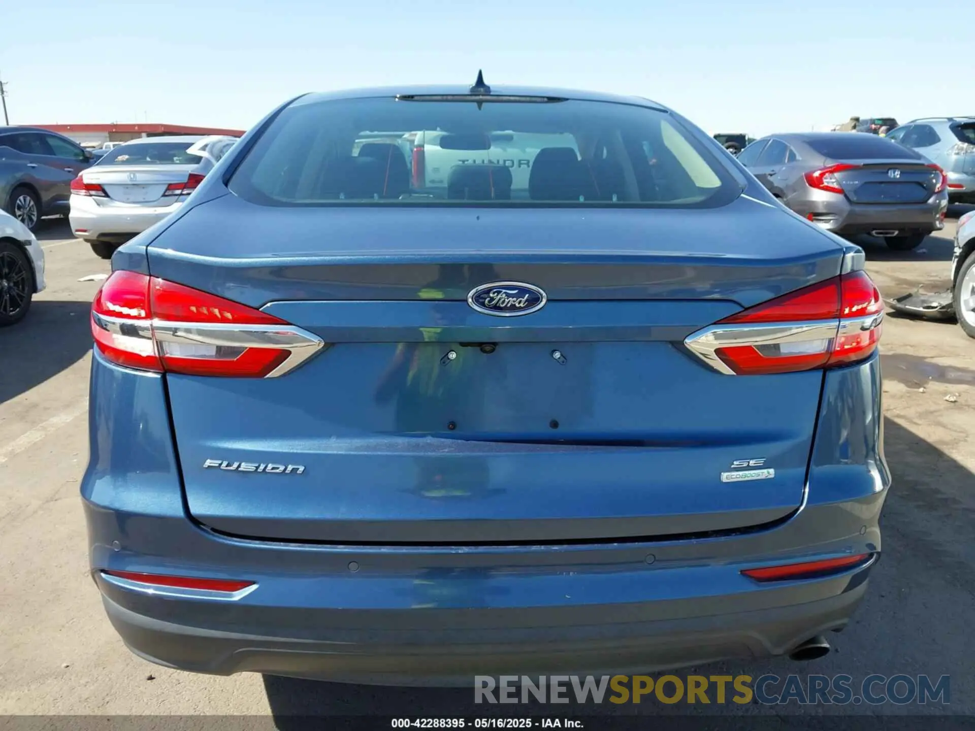 17 Photograph of a damaged car 3FA6P0HD3KR232744 FORD FUSION 2019