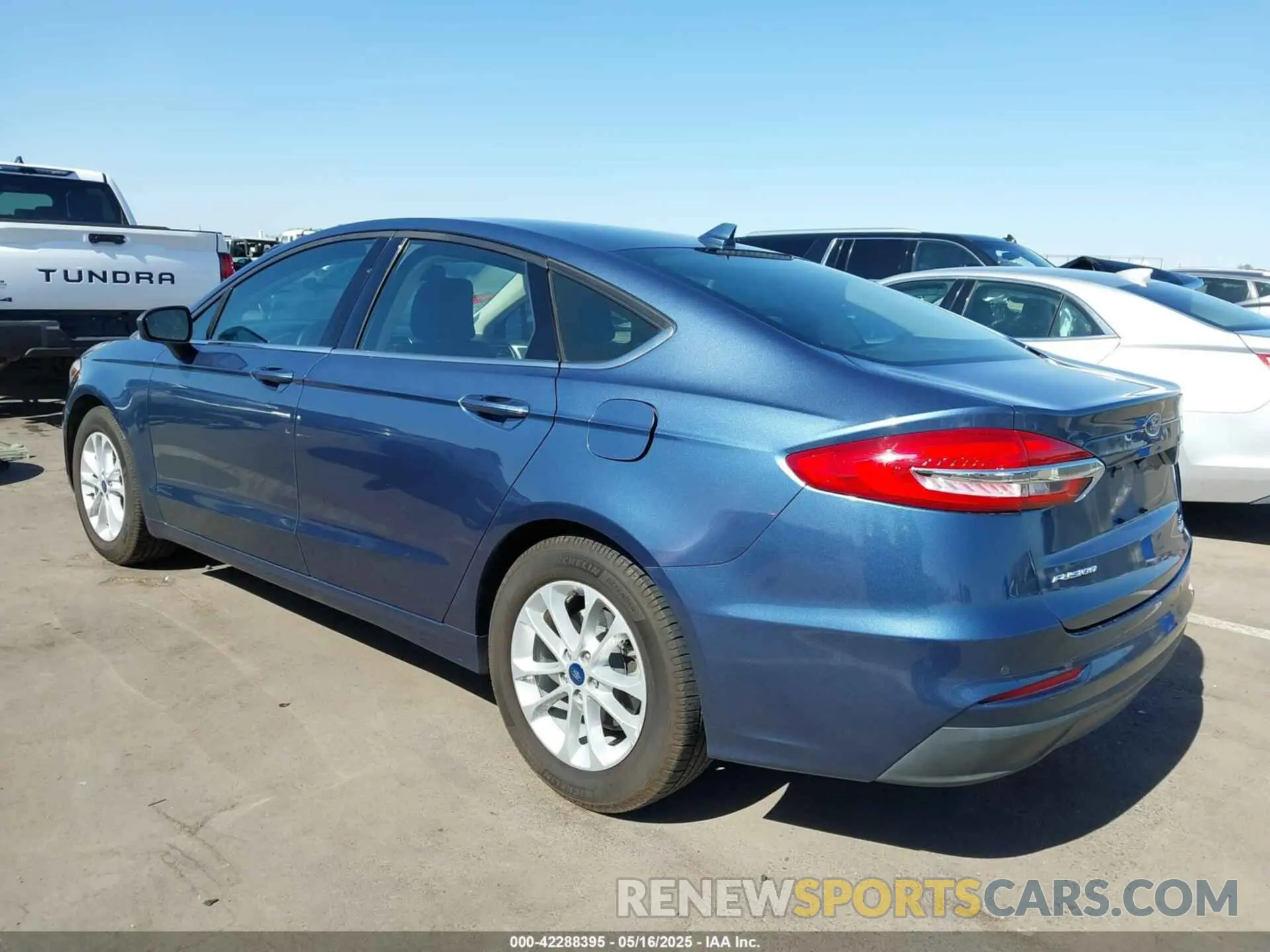 3 Photograph of a damaged car 3FA6P0HD3KR232744 FORD FUSION 2019