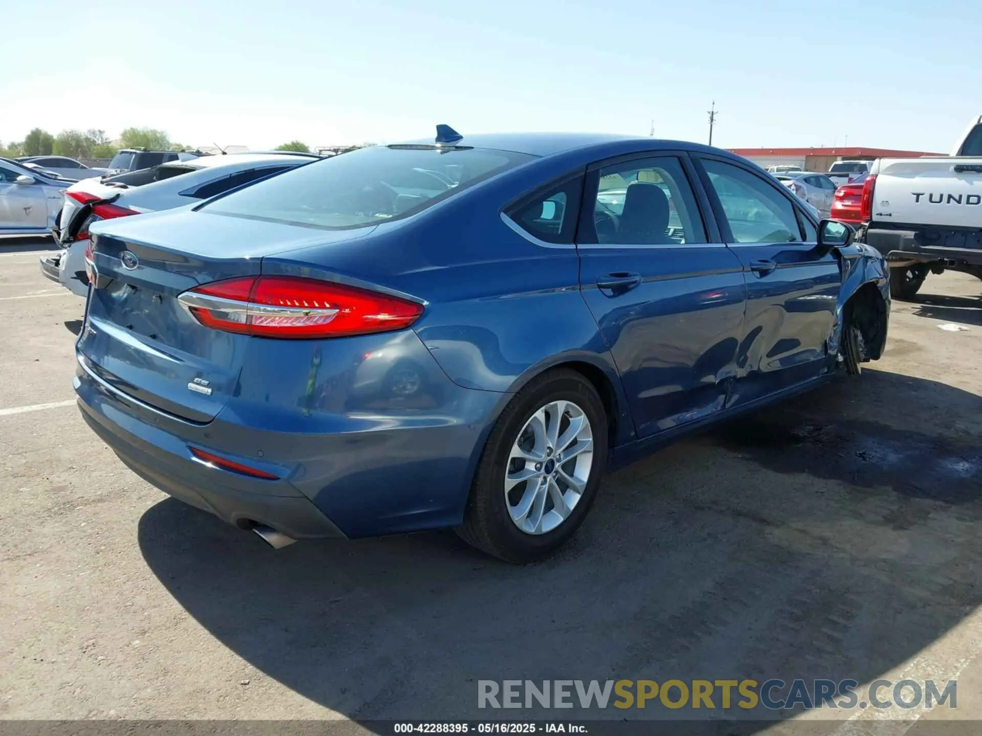 4 Photograph of a damaged car 3FA6P0HD3KR232744 FORD FUSION 2019