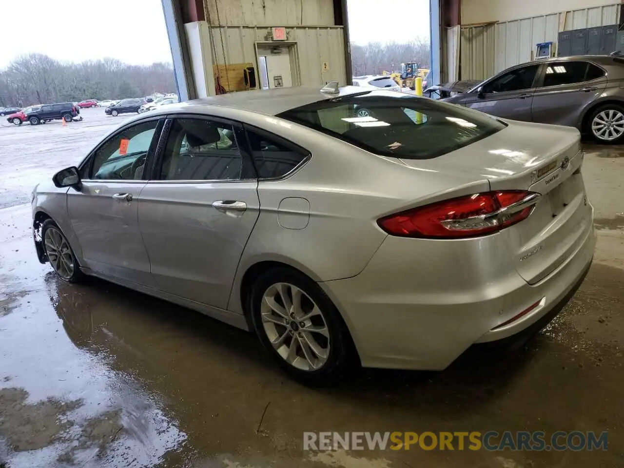 2 Photograph of a damaged car 3FA6P0HD3KR246854 FORD FUSION 2019