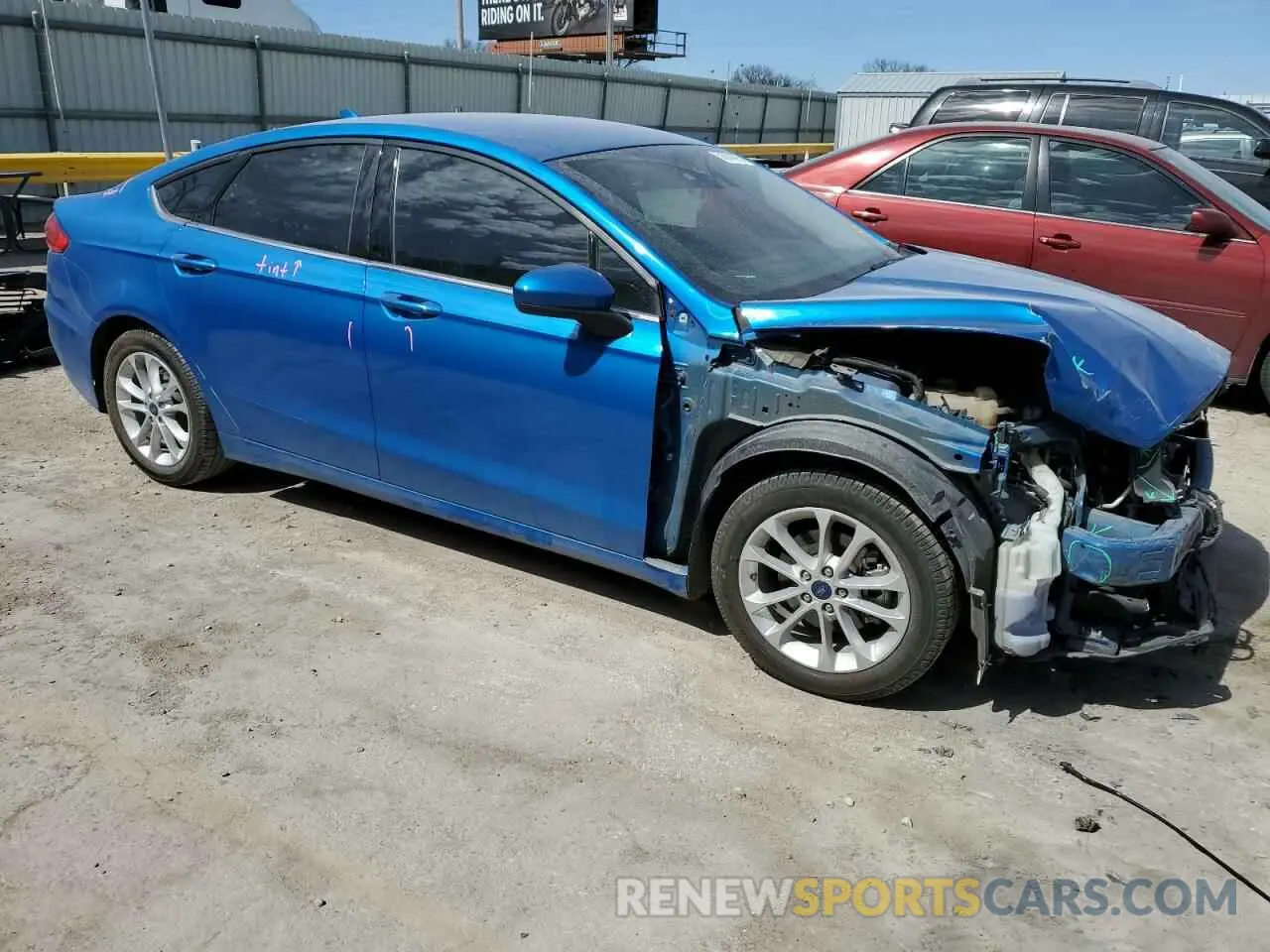 4 Photograph of a damaged car 3FA6P0HD3KR282706 FORD FUSION 2019