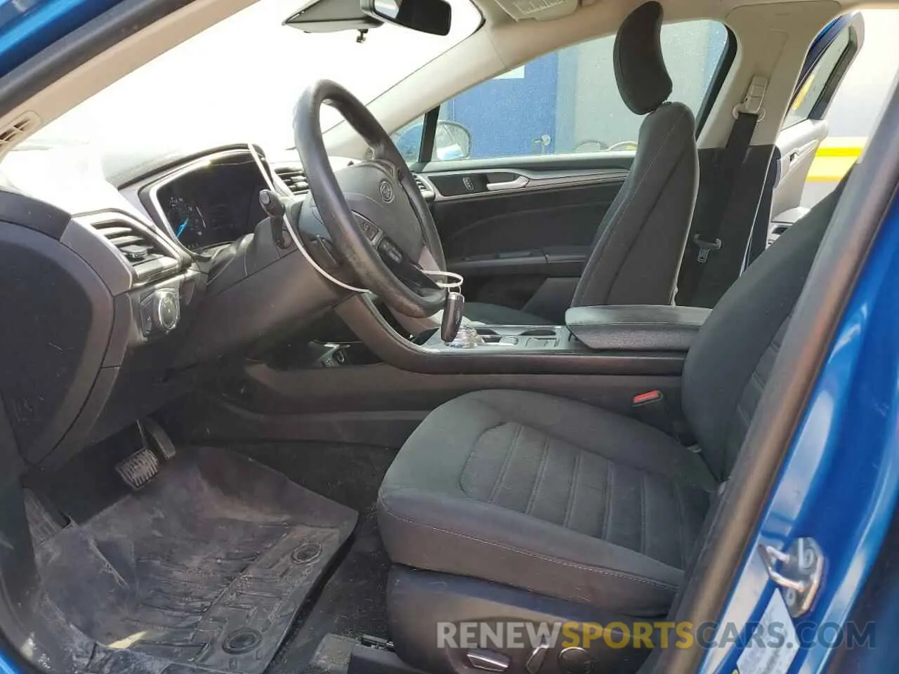 7 Photograph of a damaged car 3FA6P0HD3KR282706 FORD FUSION 2019