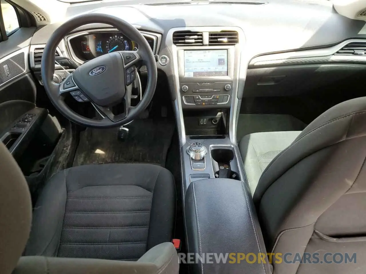 8 Photograph of a damaged car 3FA6P0HD3KR282706 FORD FUSION 2019