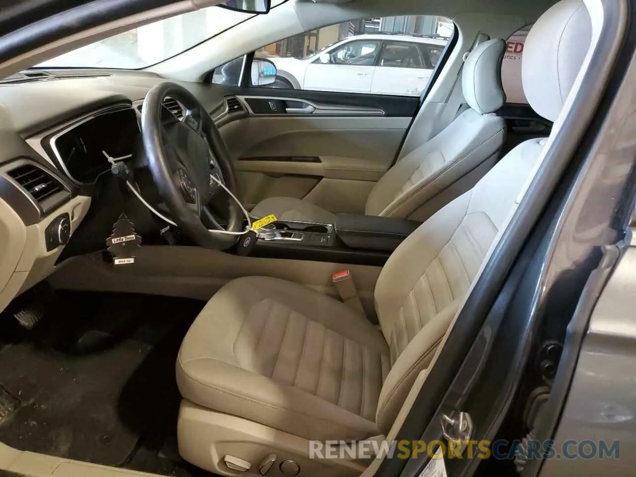 7 Photograph of a damaged car 3FA6P0HD4KR112550 FORD FUSION 2019